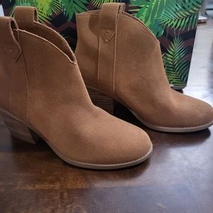 TOMS SUEDE HEELED BOOT
